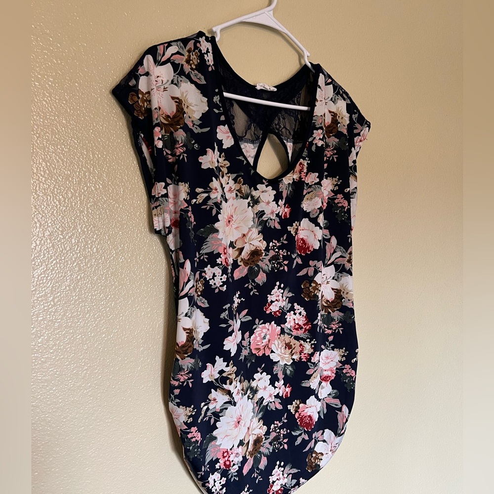 Siren Lily Floral Maternity Top